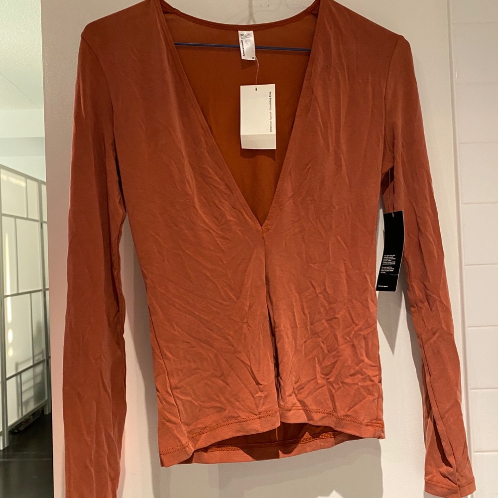 Fitted venture top